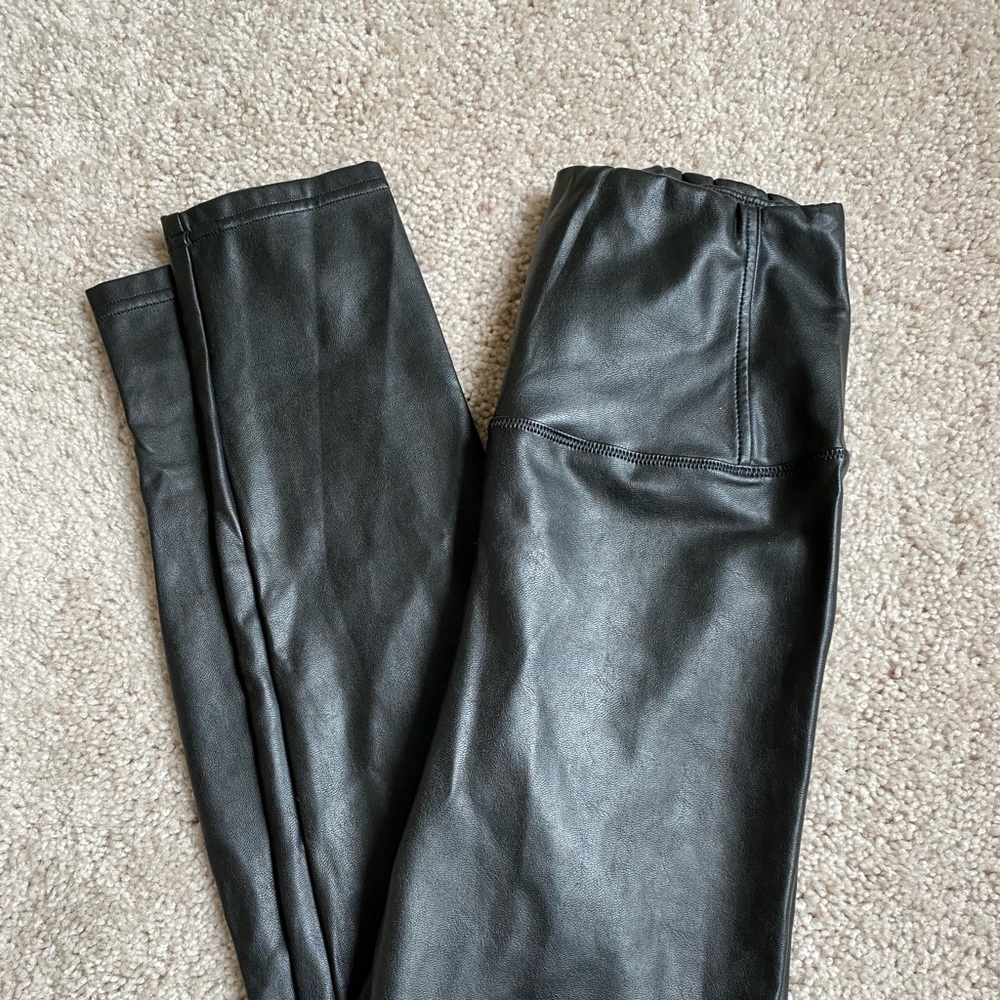 Wilfred Free Daria Pant from Aritzia- SM; LIKE NEW